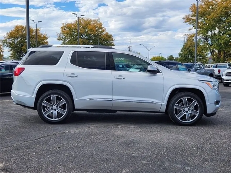 2019 Gmc Acadia Denali photo 1