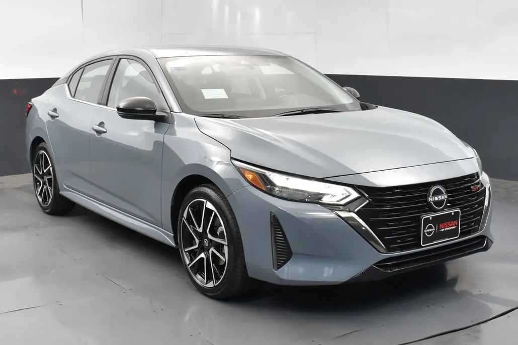 2025 Nissan Sentra SR photo 1