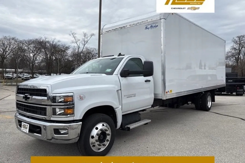 2024 Chevrolet Silverado 6500HD LT photo 1
