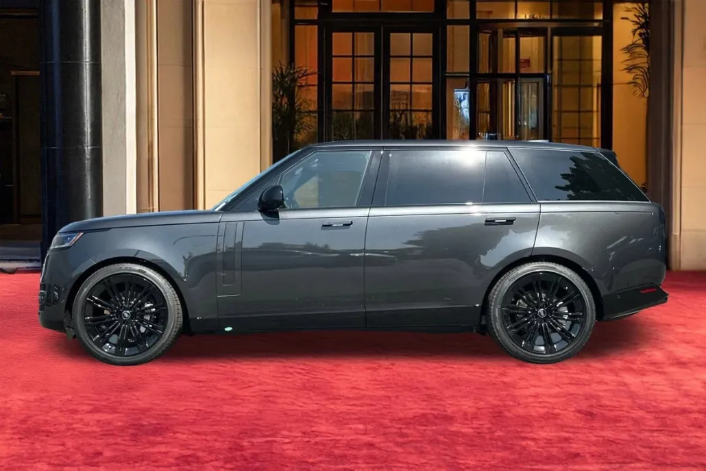 2025 Land Rover Range Rover SE photo 1