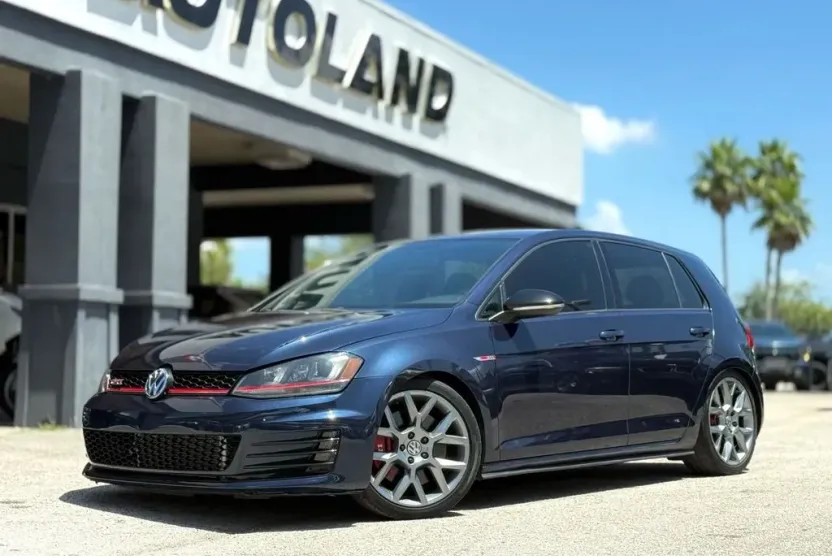 2017 Volkswagen Golf GTI Sport photo 1