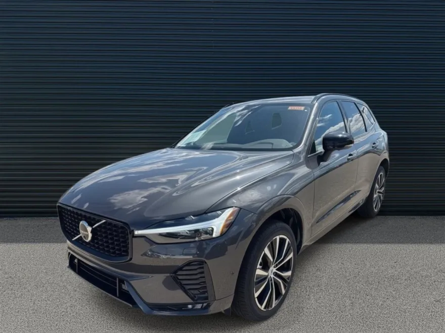 2025 Volvo XC60 B5 Plus photo 1