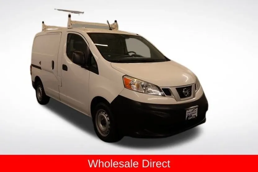 2016 Nissan NV200 SV photo 1