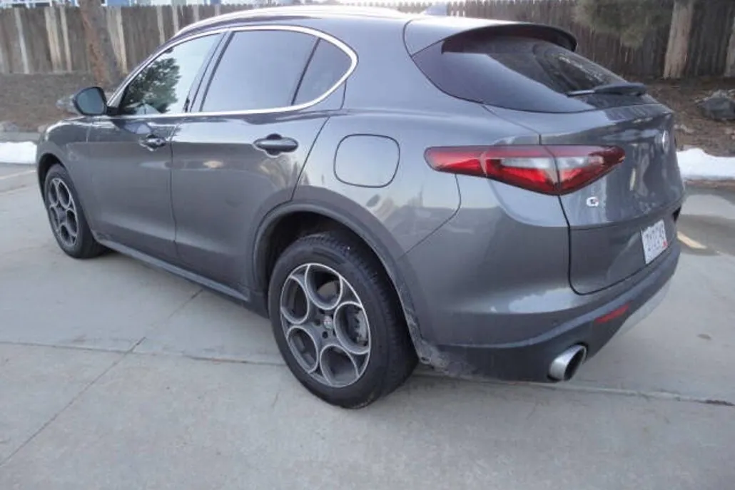 2018 Alfa Romeo Stelvio Base photo 1
