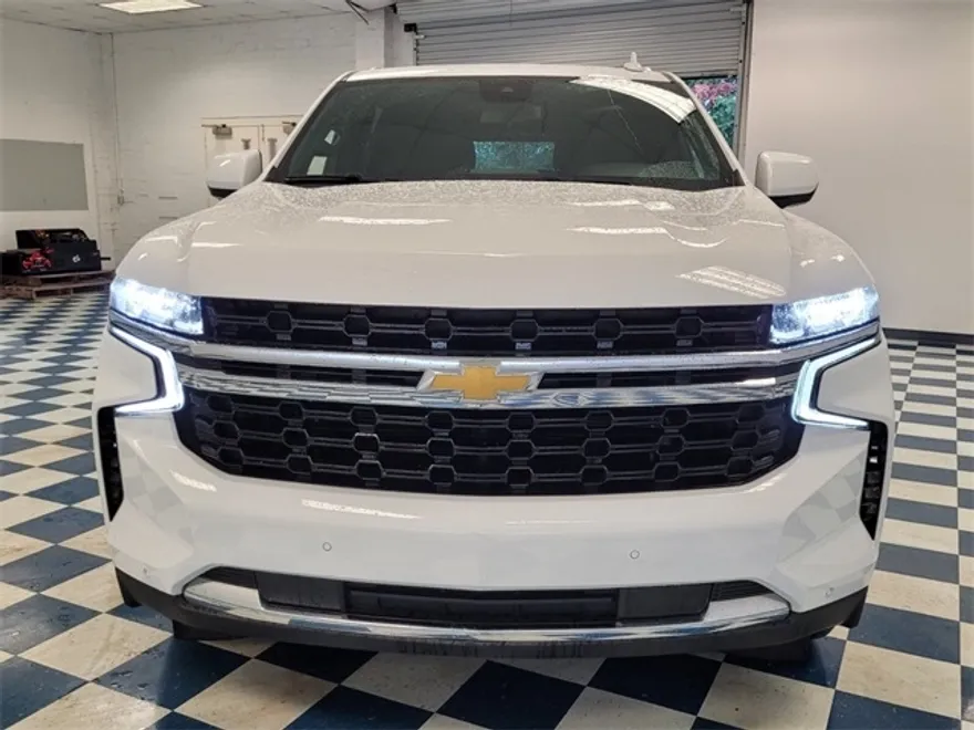 2023 Chevrolet Suburban LS photo 1