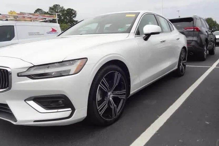 2021 Volvo S60 Inscription photo 1