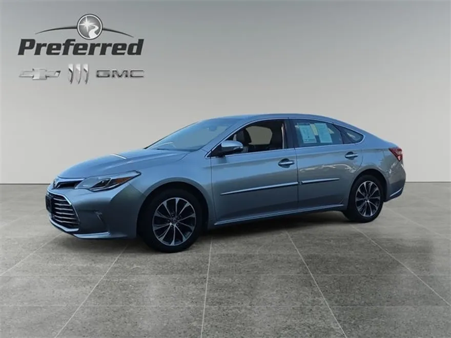 2017 Toyota Avalon XLE photo 1