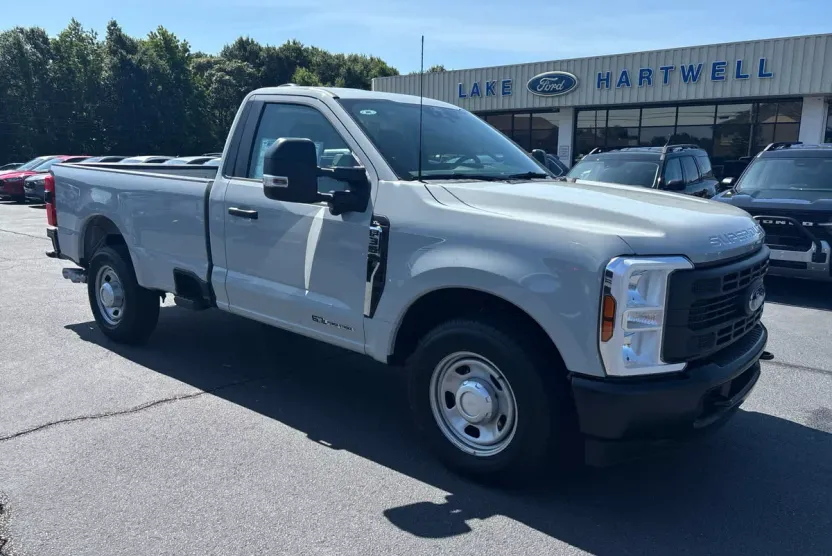 2025 Ford F-350 XL photo 1