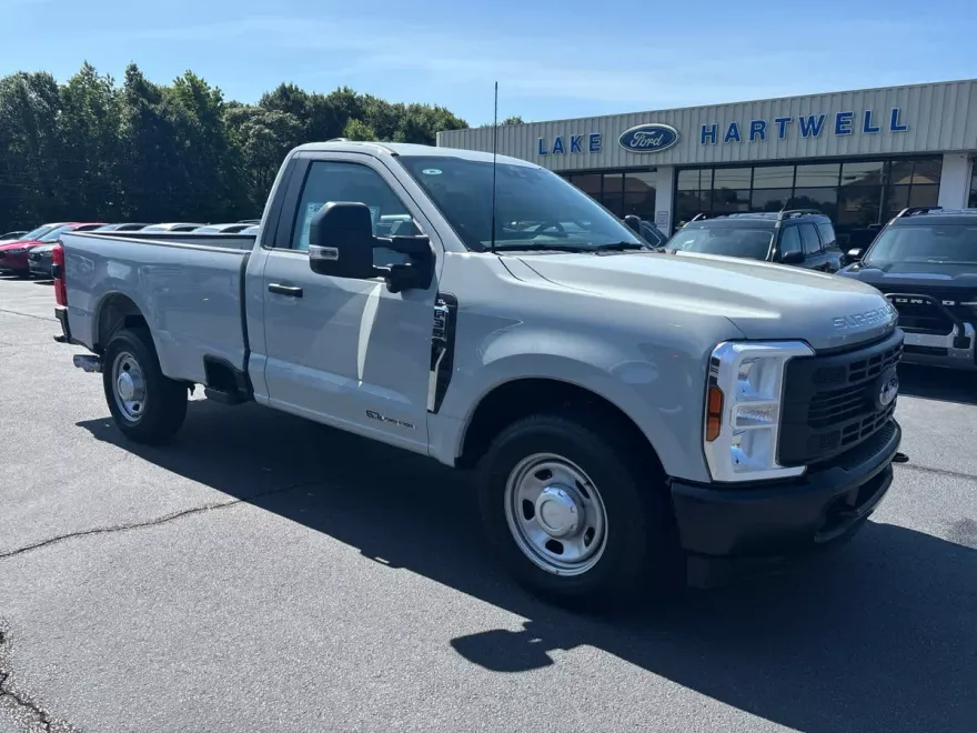 2025 Ford F-350 XL photo 1