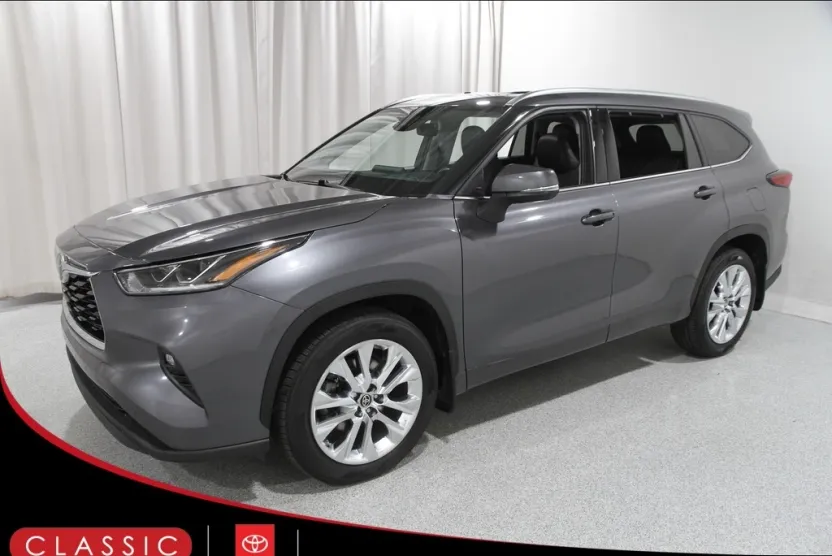 2021 Toyota Highlander Limited photo 1