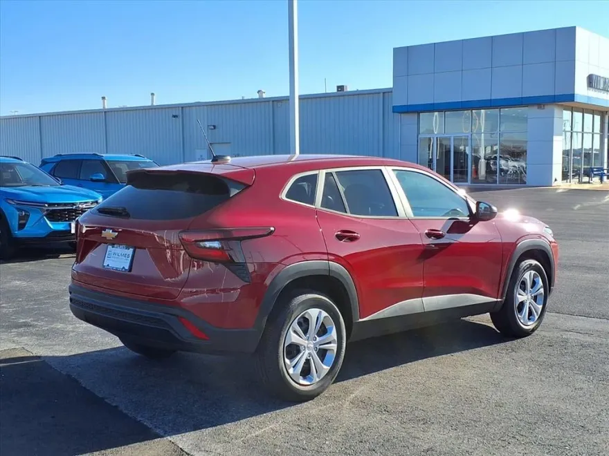 2026 Chevrolet Trax LS photo 1