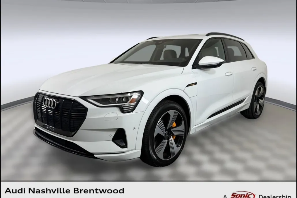 2023 Audi e-tron Premium Plus photo 1
