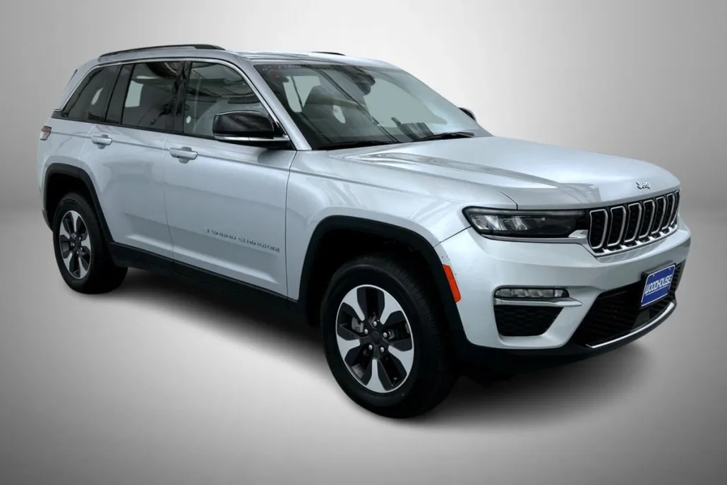 2023 Jeep Cherokee 4xe photo 1