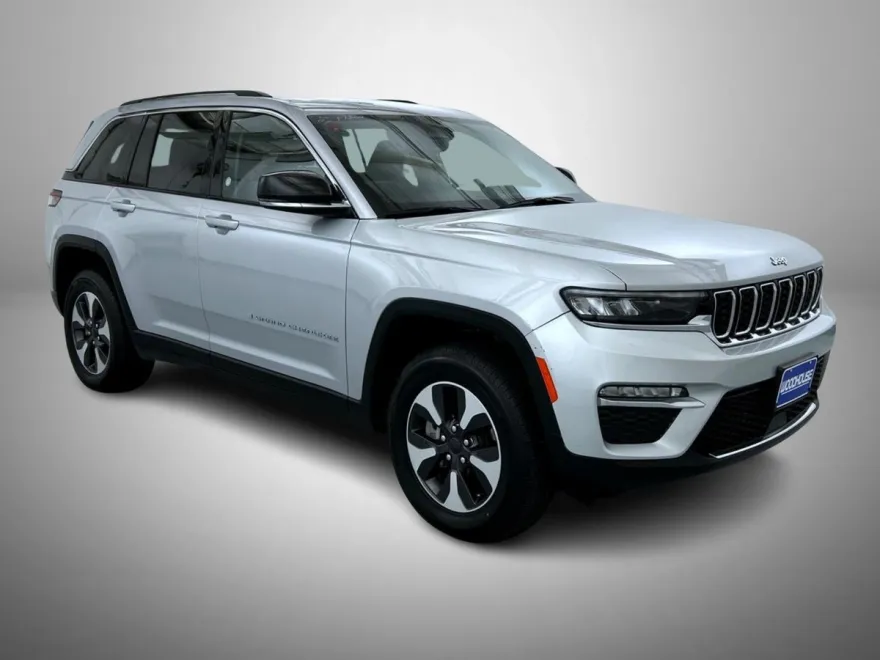 2023 Jeep Cherokee 4xe photo 1