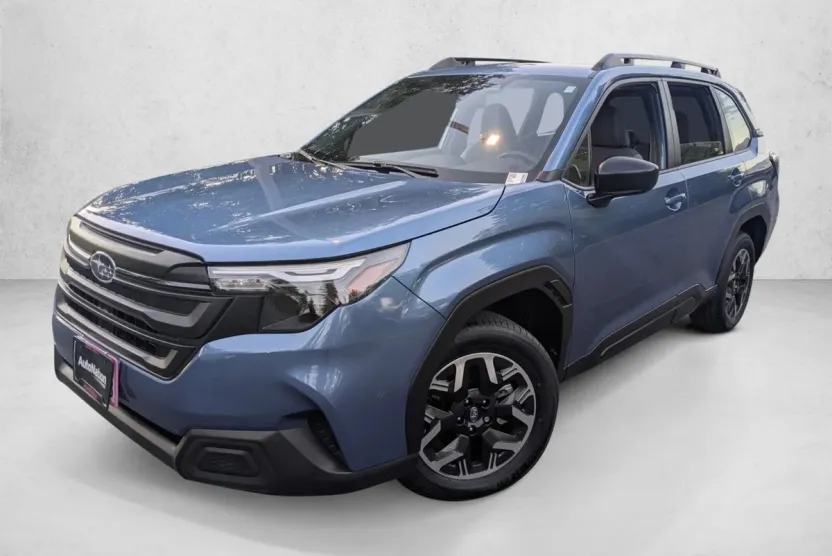 2025 Subaru Forester Base photo 1