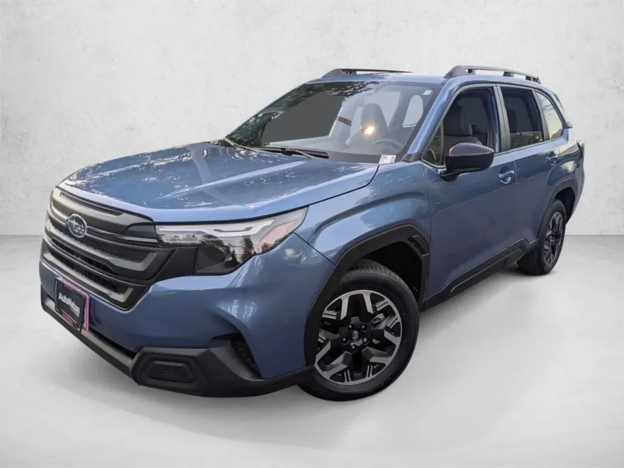 2025 Subaru Forester Base photo 1
