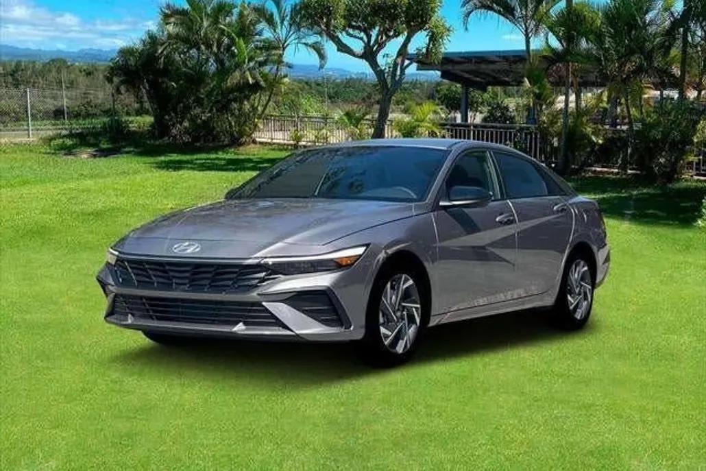 2025 Hyundai Elantra SEL Sport photo 1