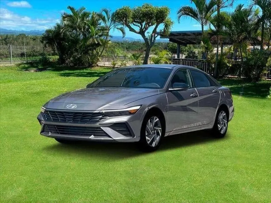 2025 Hyundai Elantra SEL Sport photo 1