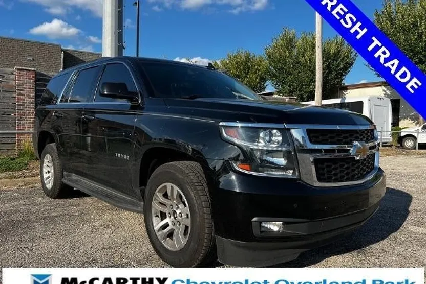 2016 Chevrolet Tahoe LT photo 1