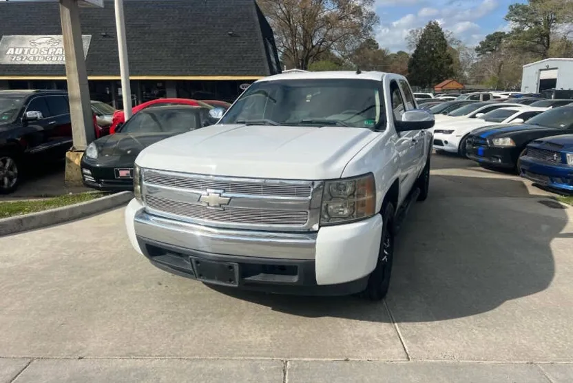 2008 Chevrolet Silverado 1500 LS photo 1