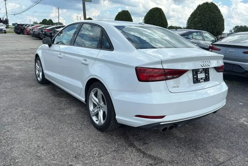 2018 Audi A3 Premium photo 1
