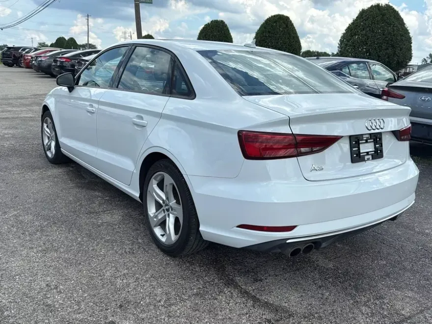 2018 Audi A3 Premium photo 1