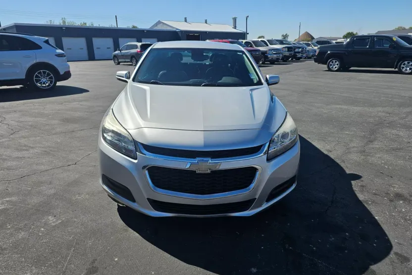 2014 Chevrolet Malibu 1LT photo 1