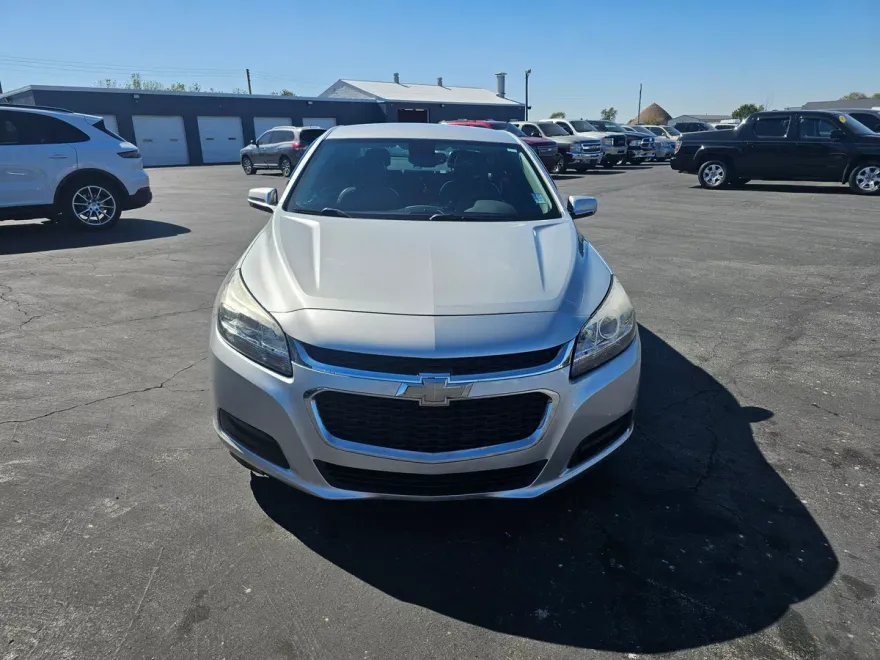 2014 Chevrolet Malibu 1LT photo 1