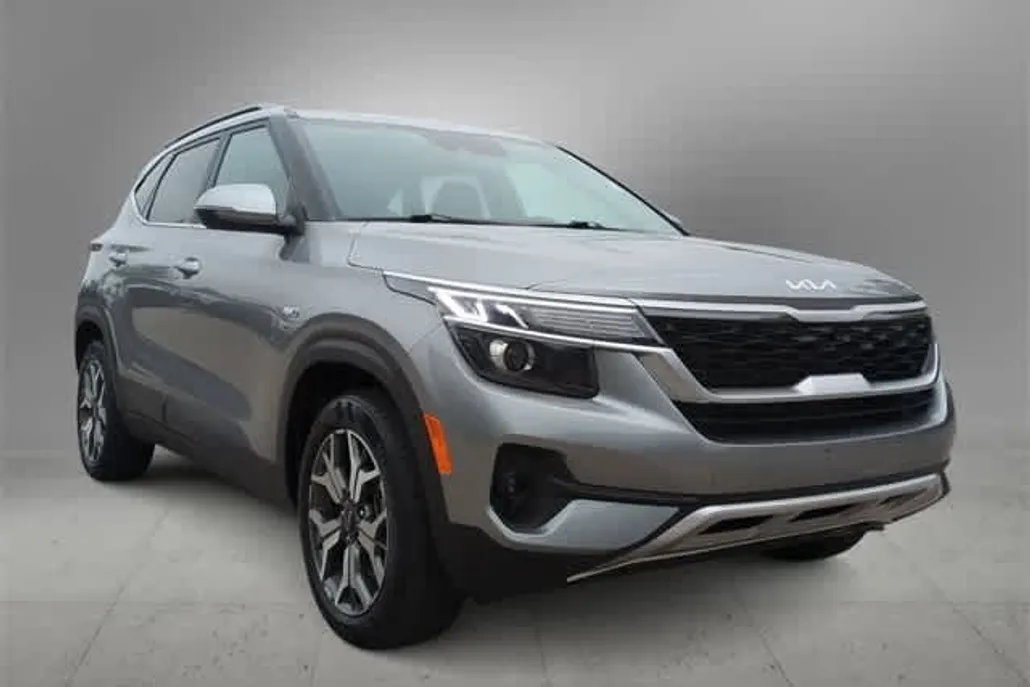 2023 Kia Seltos EX photo 1