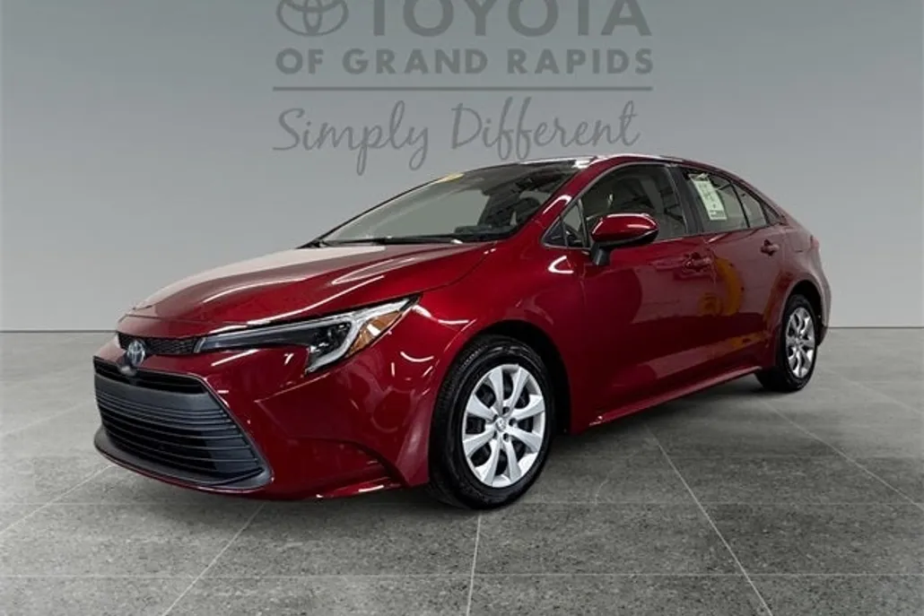 2024 Toyota Corolla Hybrid LE photo 1