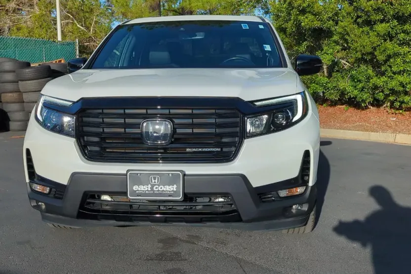 2023 Honda Ridgeline Black Edition photo 1