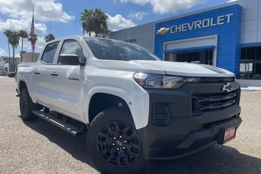 2025 Chevrolet Colorado LT photo 1