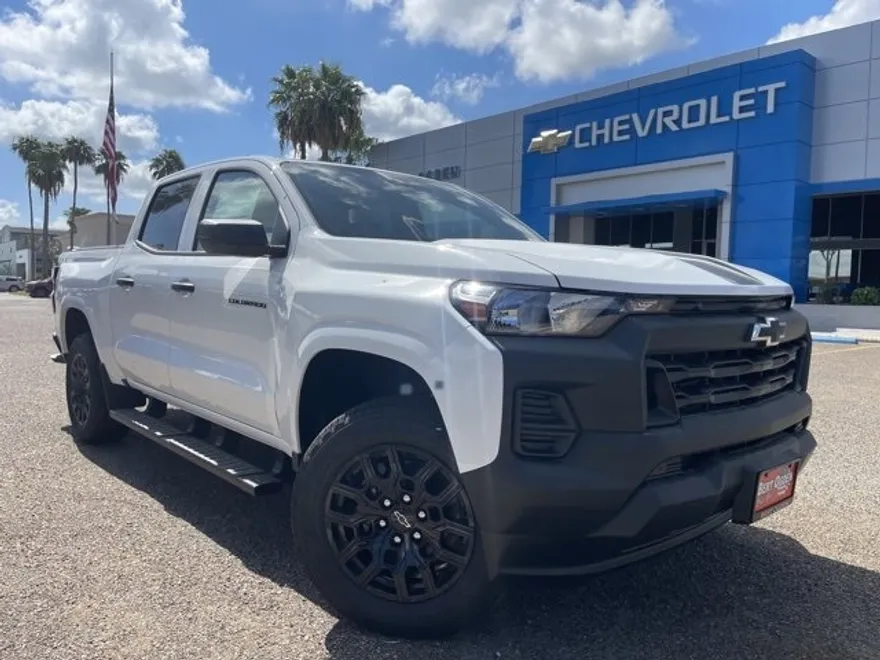 2025 Chevrolet Colorado LT photo 1