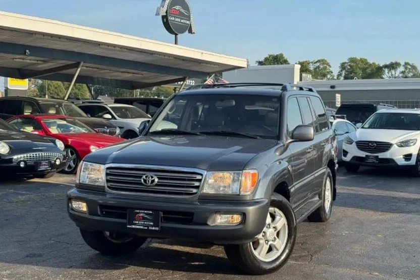 2005 Toyota Land Cruiser VX photo 1