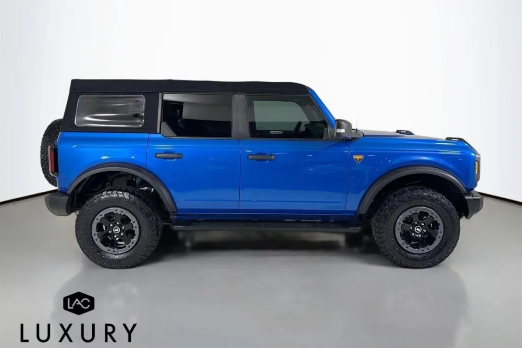2022 Ford Bronco Badlands photo 1