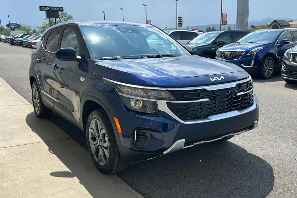 2026 Kia Seltos LX photo 1