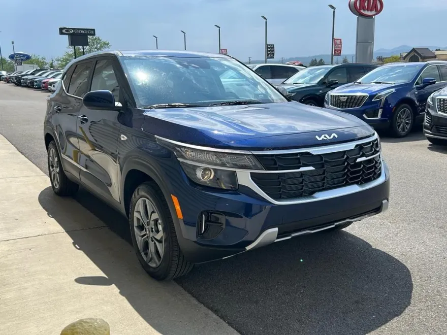 2026 Kia Seltos LX photo 1