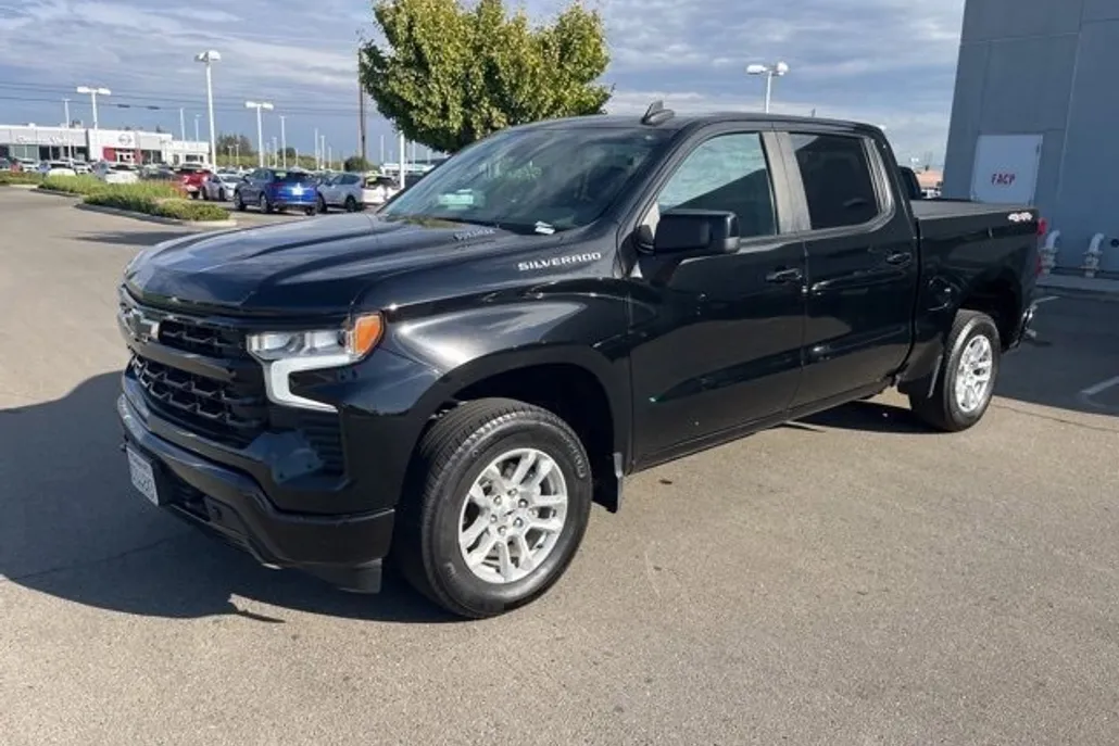 2023 Chevrolet Silverado 1500 RST photo 1