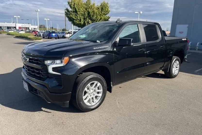 2023 Chevrolet Silverado 1500 RST photo 1