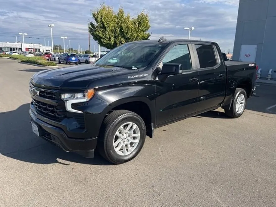 2023 Chevrolet Silverado 1500 RST photo 1