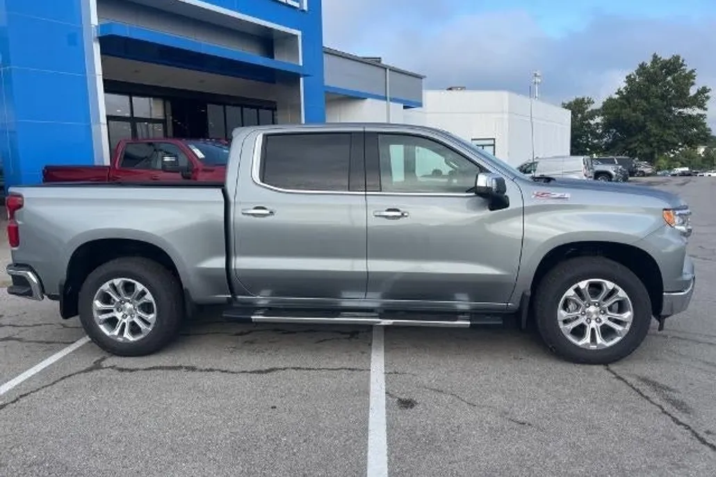 2026 Chevrolet Silverado 1500 LTZ photo 1