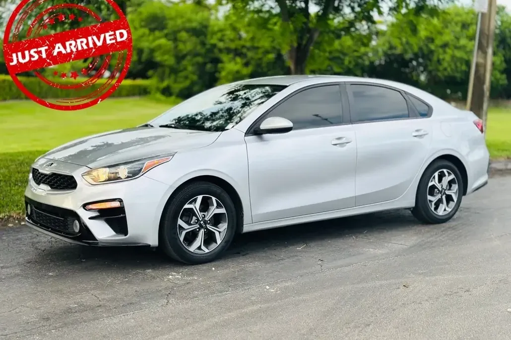 2019 Kia Forte LXS photo 1