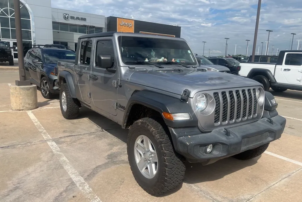 2020 Jeep Gladiator Sport photo 1