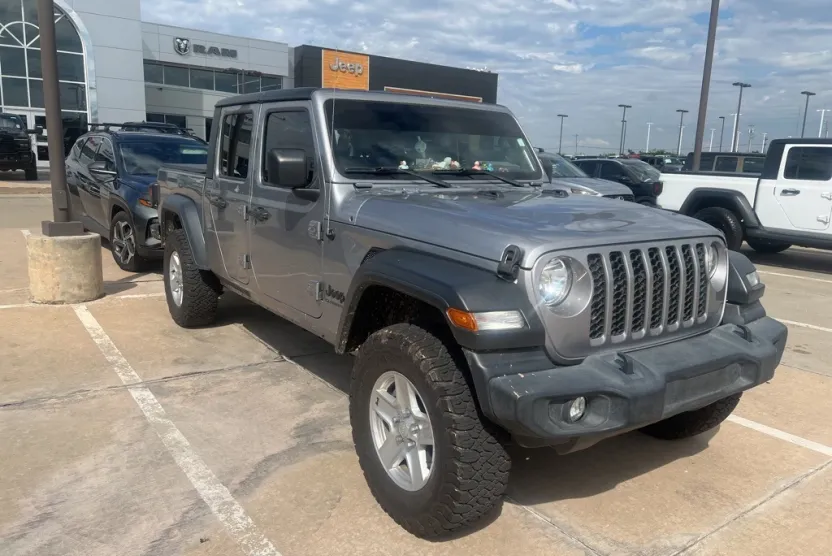 2020 Jeep Gladiator Sport photo 1