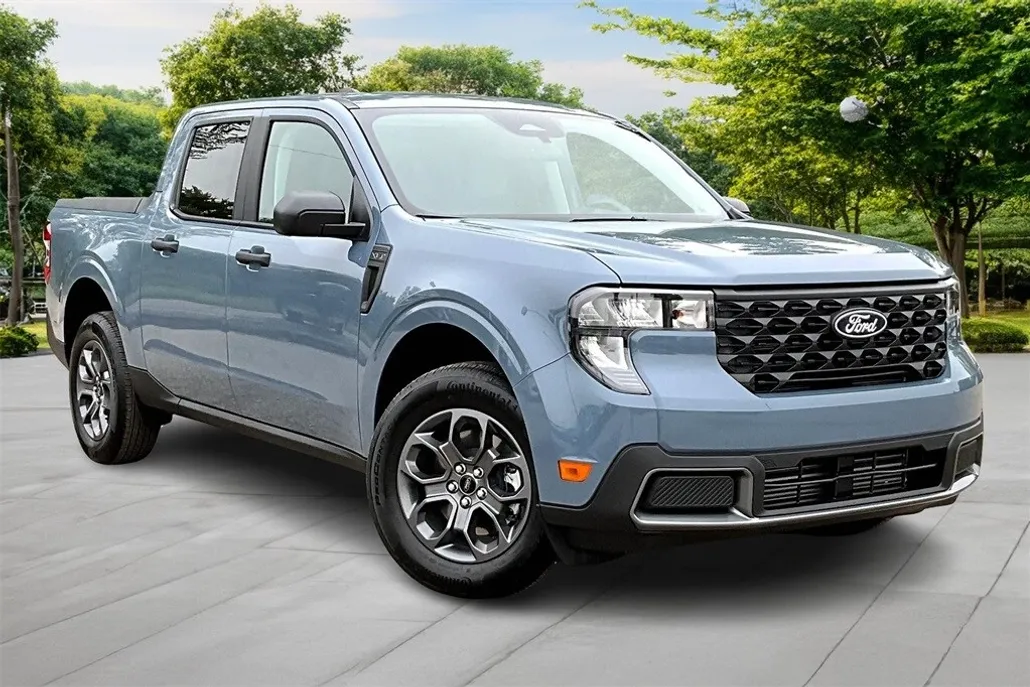 2025 Ford Maverick XLT photo 1