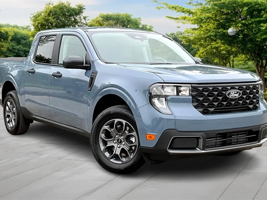 2025 Ford Maverick XLT photo 1