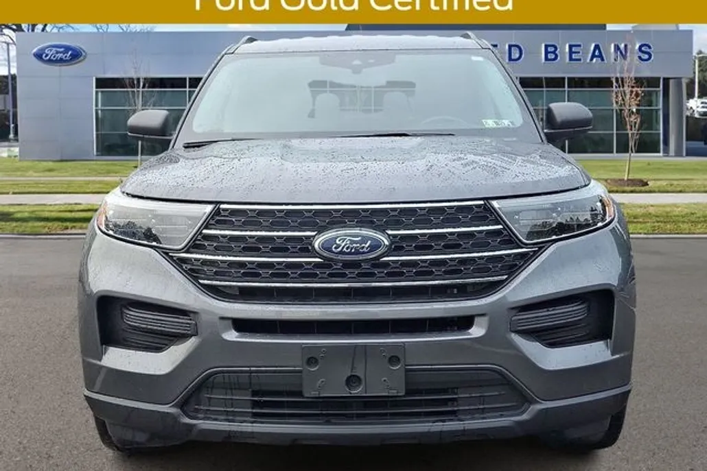 2022 Ford Explorer XLT photo 1