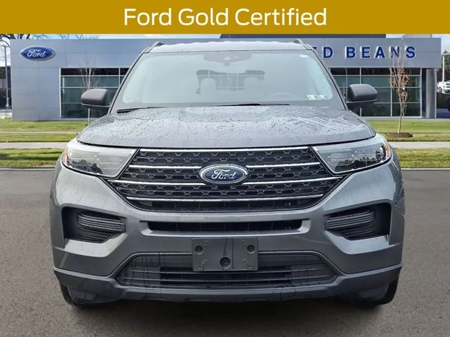 2022 Ford Explorer XLT photo 1