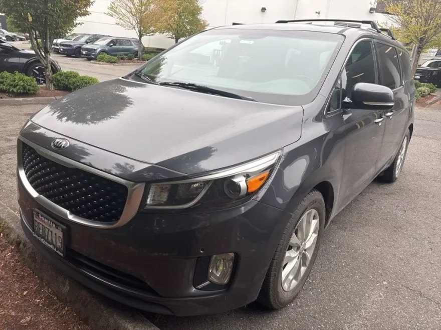 2017 Kia Sedona EX photo 1