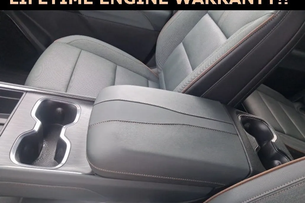 2024 Gmc Acadia AT4 photo 1